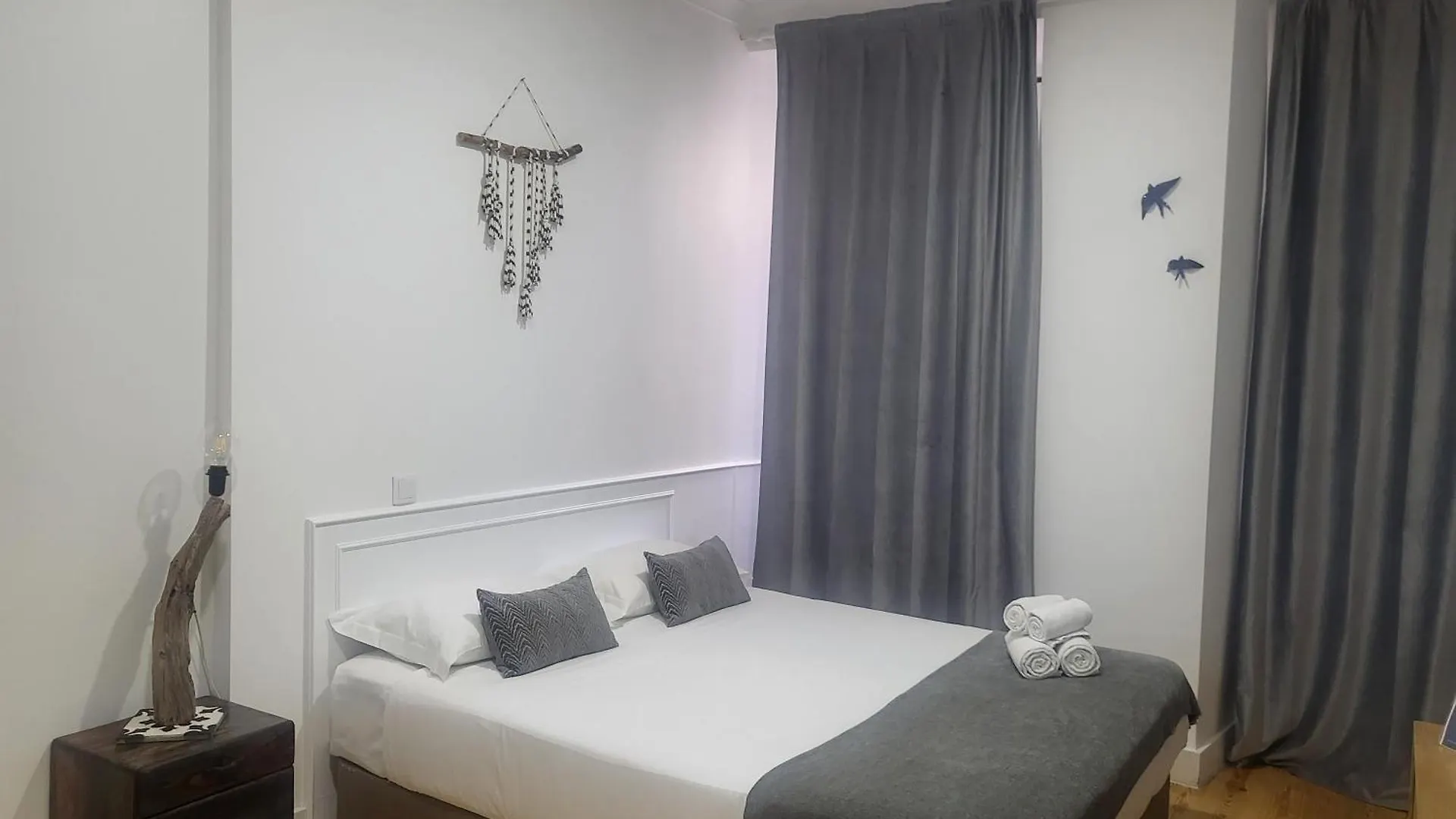 Alfama Apartments Services Lisbon