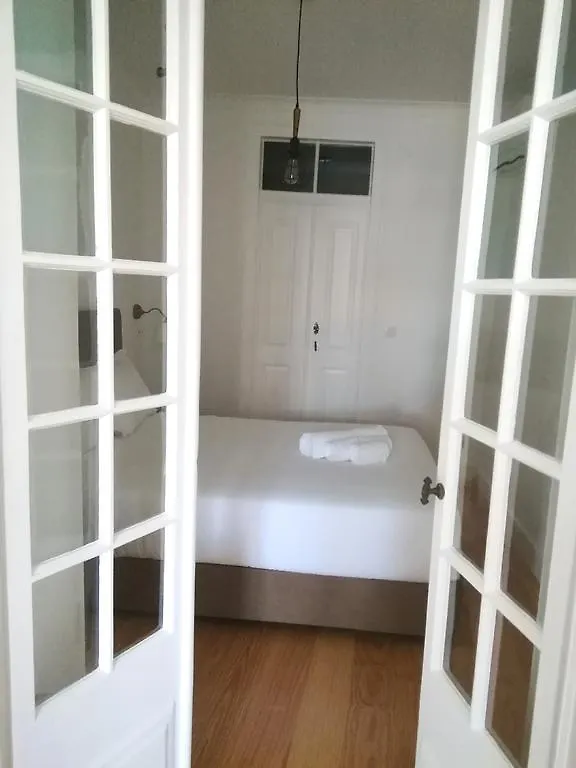 Alfama Apartments Services Lisbon 0*,