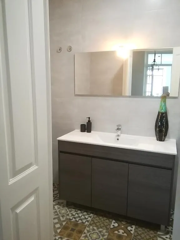 Alfama Apartments Services Lisbon