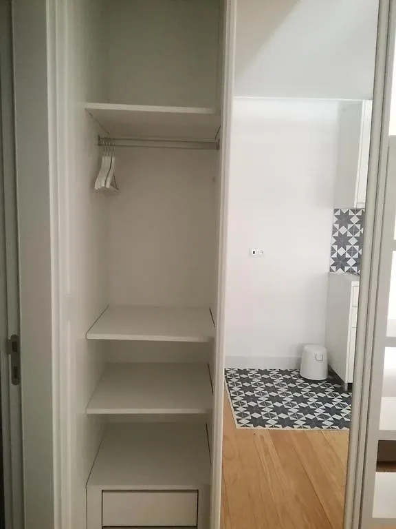 Alfama Apartments Services Lisbon